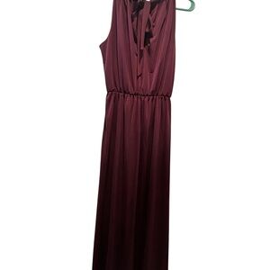 Chic Sleeveless Maxi Dress in Deep Burgundy